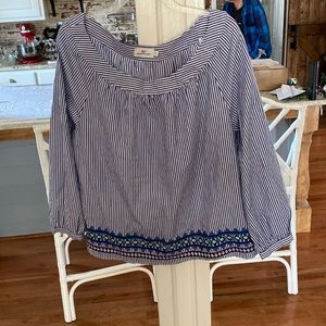 VINEYARD VINES Geo Prep Embroidered Open Neck Top